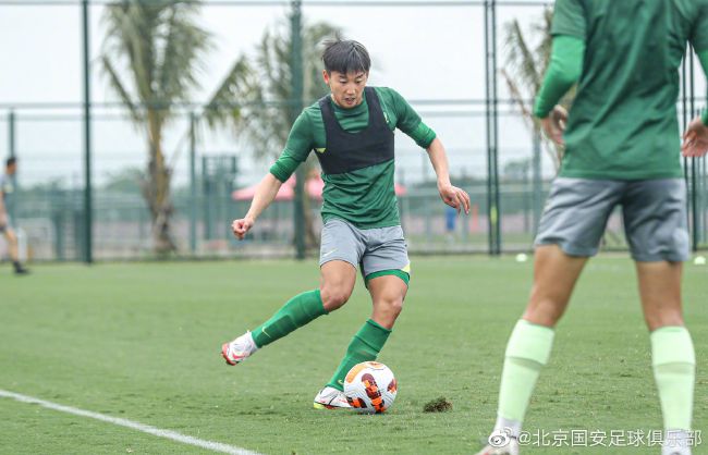 “米兰在夏窗进行了很多引援，对于如今这支年轻的米兰而言，欧联杯可能会是一项正确的测验赛事，并且他们能够走到最后。